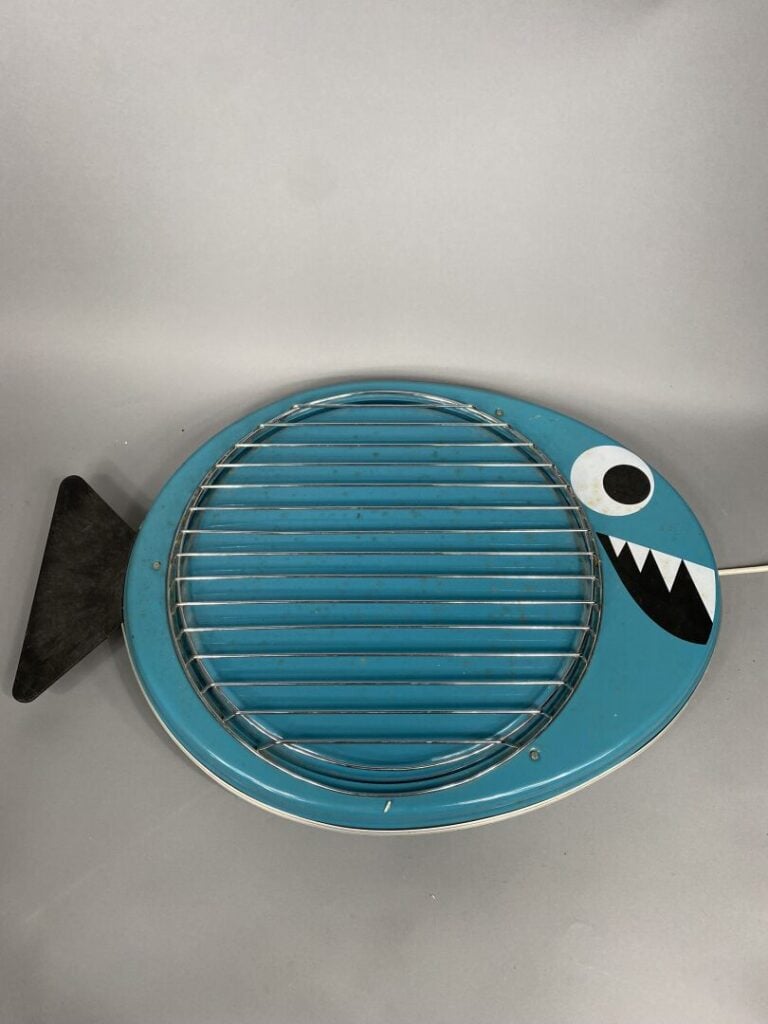 Brasero en métal peint en forme de poisson - 72 x 52 cm