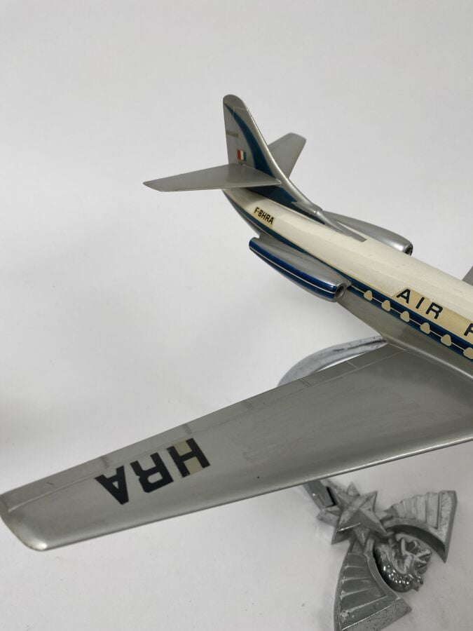 Caravelle Air France F-BHRA au 1/100ème en résine peinte réalisée par MEE/Bourb…