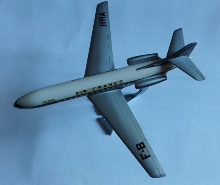 Caravelle Air France F-BHRA au 1/100ème en résine peinte réalisée par MEE/Bourb…