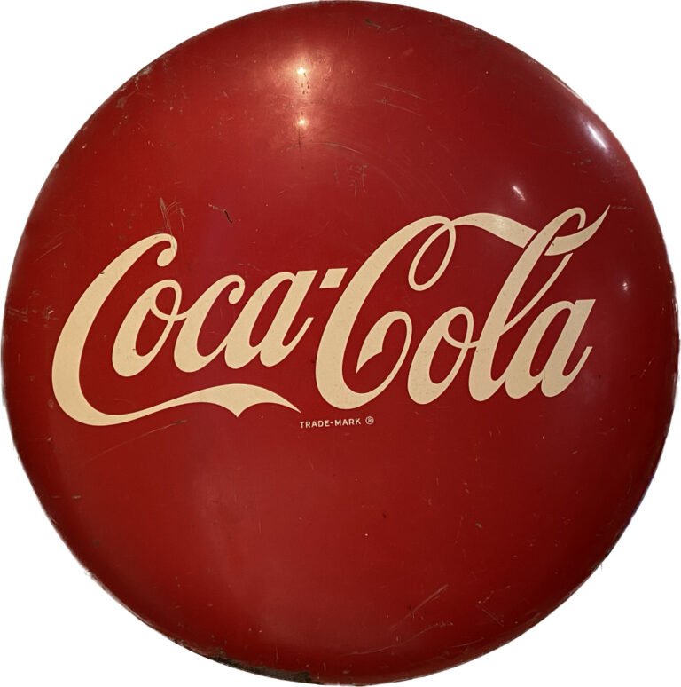 COCA-COLA - Importante enseigne en tôle peinte rouge " Coca-Cola " de forme ron…