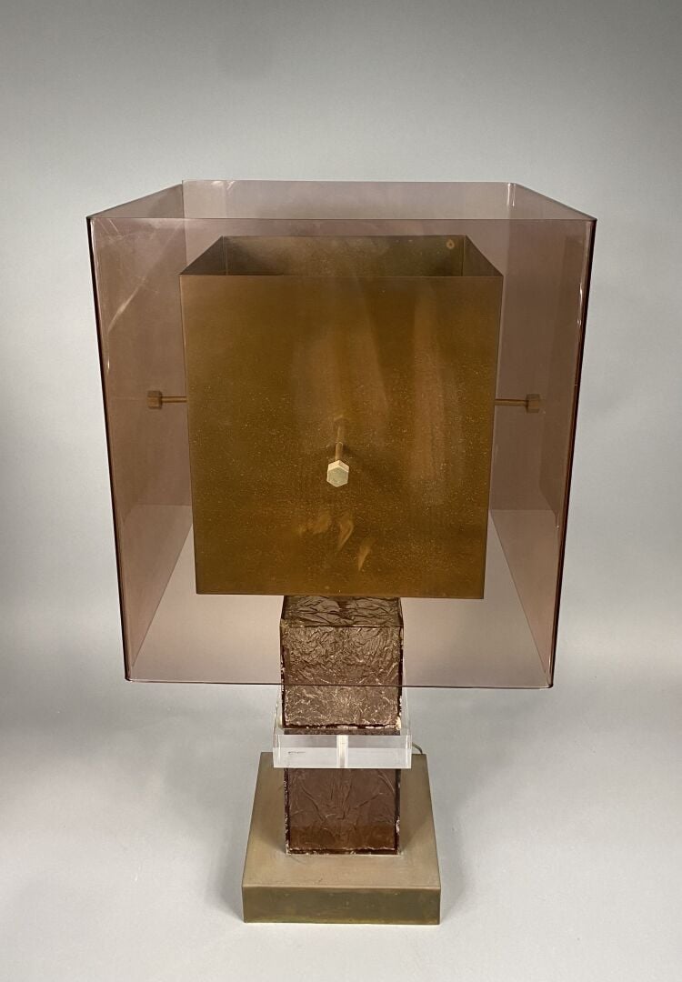 Dans le goût de Roméo REGA - Lampe de table en plexiglas et verre fumé supporta…