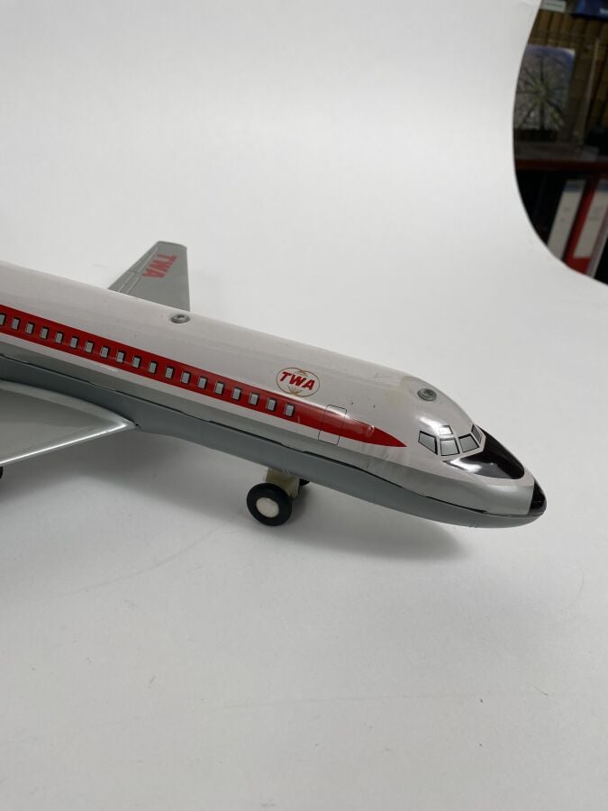 « DC9 TWA » / TN ROC- Japon, 1970, tôle lithographiée, battery toy les réacteur…