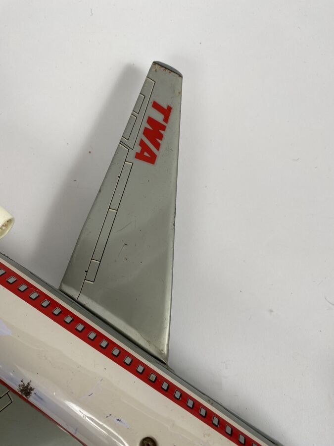 « DC9 TWA » / TN ROC- Japon, 1970, tôle lithographiée, battery toy les réacteur…