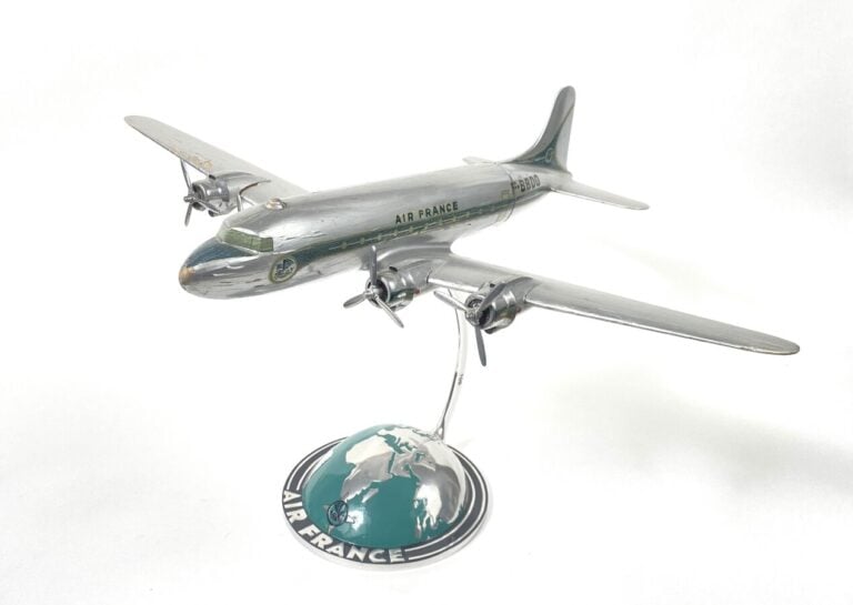 Douglas DC4 Air France F-BBDO, 1/50ème, fabrication MEE vers 1946 en boi et mét…