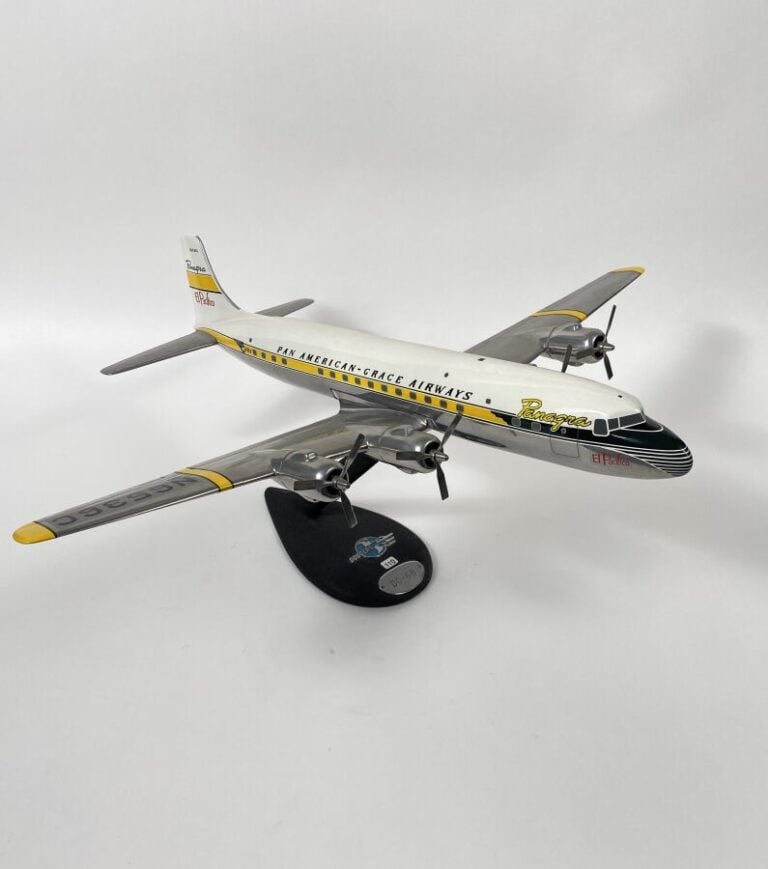 Douglas DC4 ex Braniff au 1/50ème en aluminium, réalisé par Douglas Marketing A…