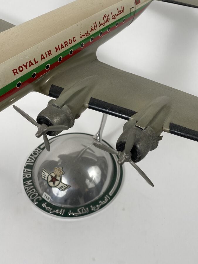 Douglas DC4 Royal Air Maroc CN-CCB au 1/50ème, bois et métal peint, réalisé par…