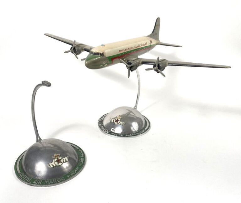 Douglas DC4 Royal Air Maroc CN-CCB au 1/50ème, bois et métal peint, réalisé par…
