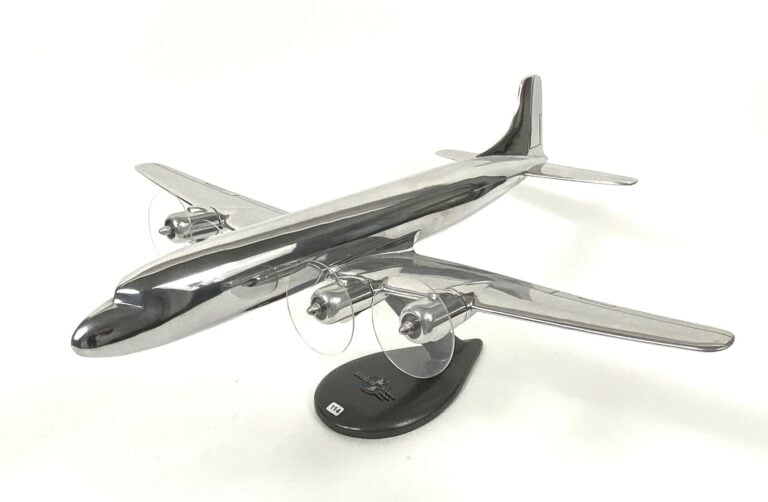 Douglas DC6B au 1/50ème en aluminium poli, réalisé par Douglas Marketing Aids v…