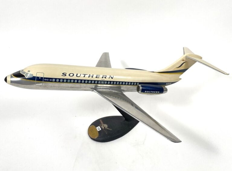 Douglas DC9-15 Southern Airways N928 au 1/50ème en aluminium et réalisé par Dou…