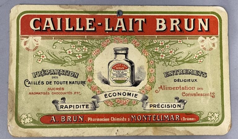 Ensemble d'enseignes publicitaires sur cartons, impression, et divers comprenan…