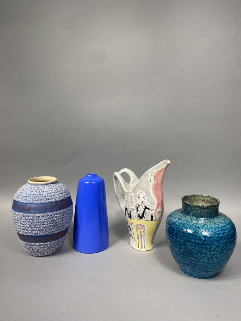 Ensemble de poteries comprenant : - - ODYV, vase ovoïde en céramique à décor en…