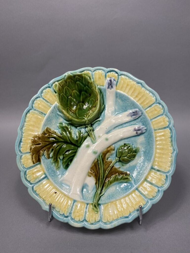 Ensemble de six assiettes à asperges et artichauts en céramique émaillée polych…