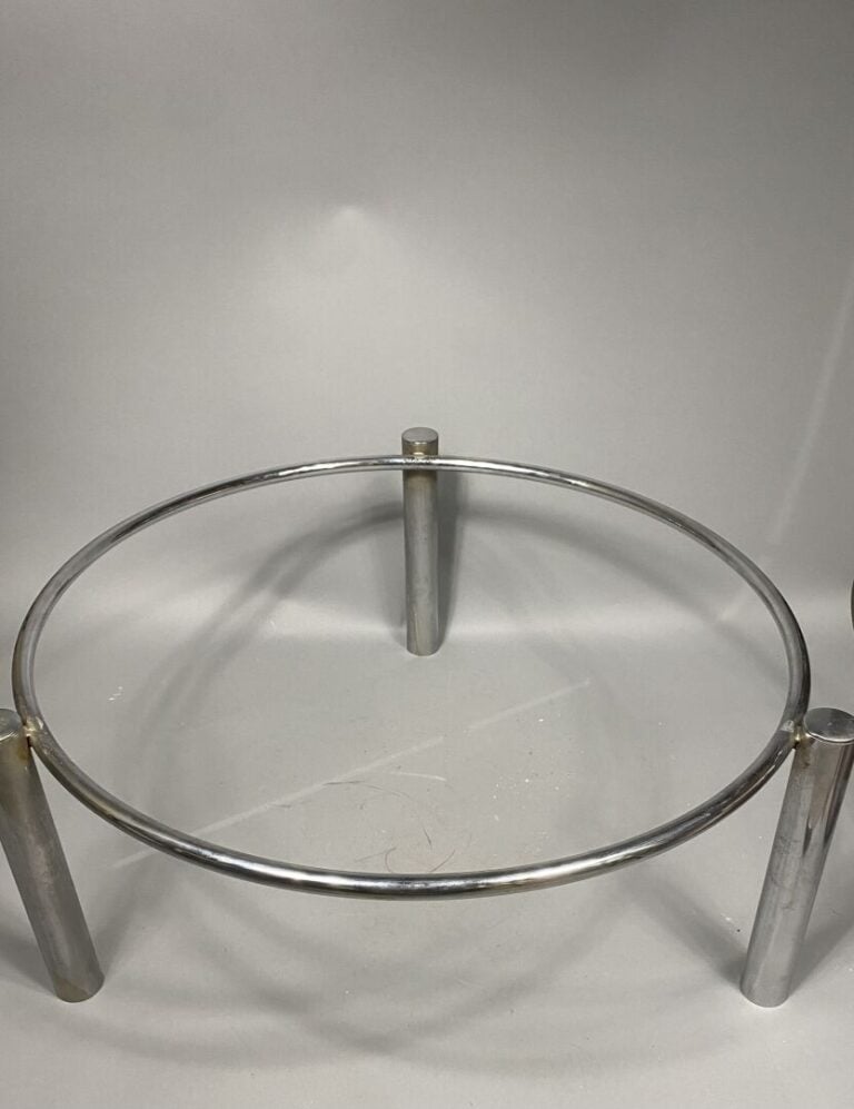 Ensemble de trois pieds de table basse et un pied de table en acier chromé - (o…