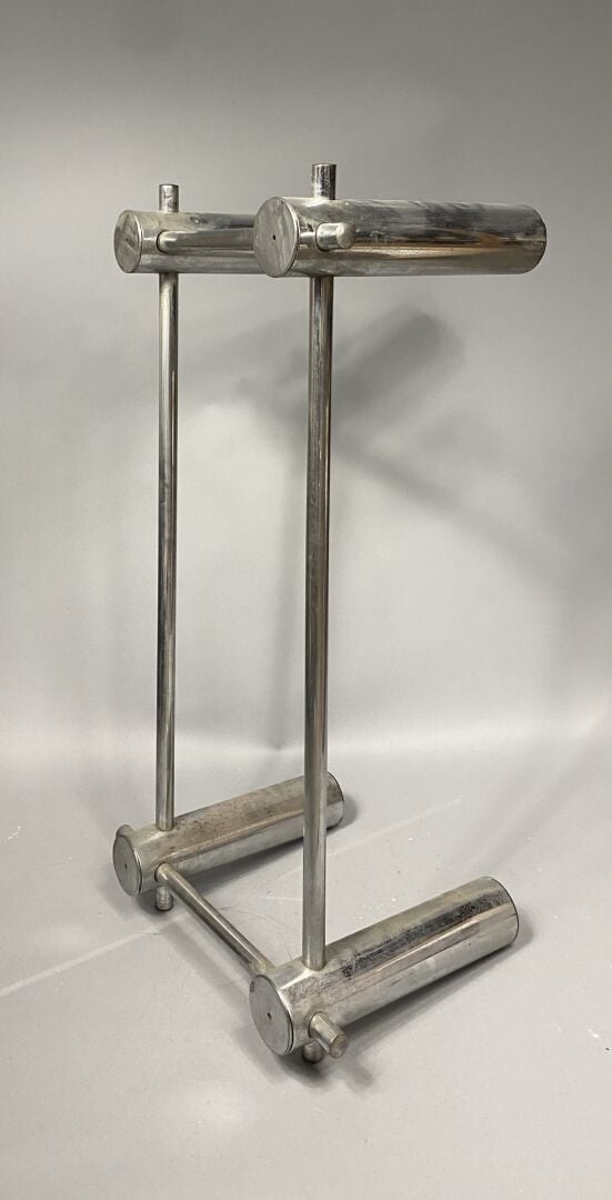 Ensemble de trois pieds de table basse et un pied de table en acier chromé - (o…