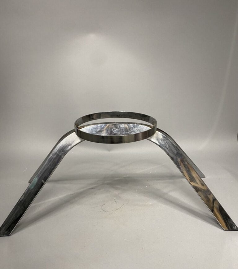 Ensemble de trois pieds de table basse et un pied de table en acier chromé - (o…