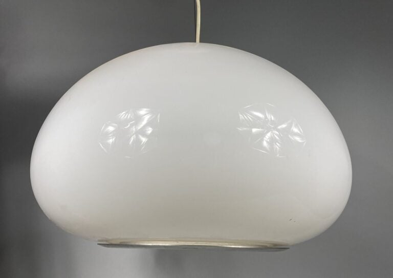 FLOS - Suspension en verre opalin blanc et métal chromé formant une bulle - Eti…