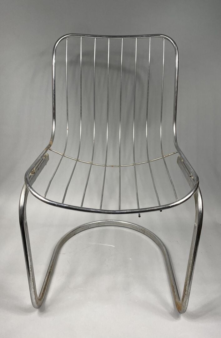 Gastone RINALDI, dans le goût - Suite de trois chaises en métal chromé à assise…