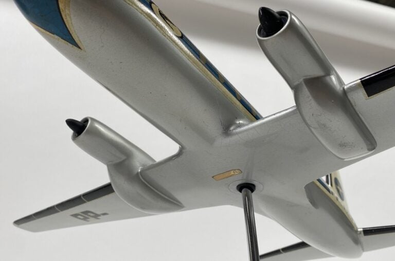 Hawker Siddley HS 748Srs 2A/Avro 80 pour la Varig PP-VRG au 1/50ème en résine p…