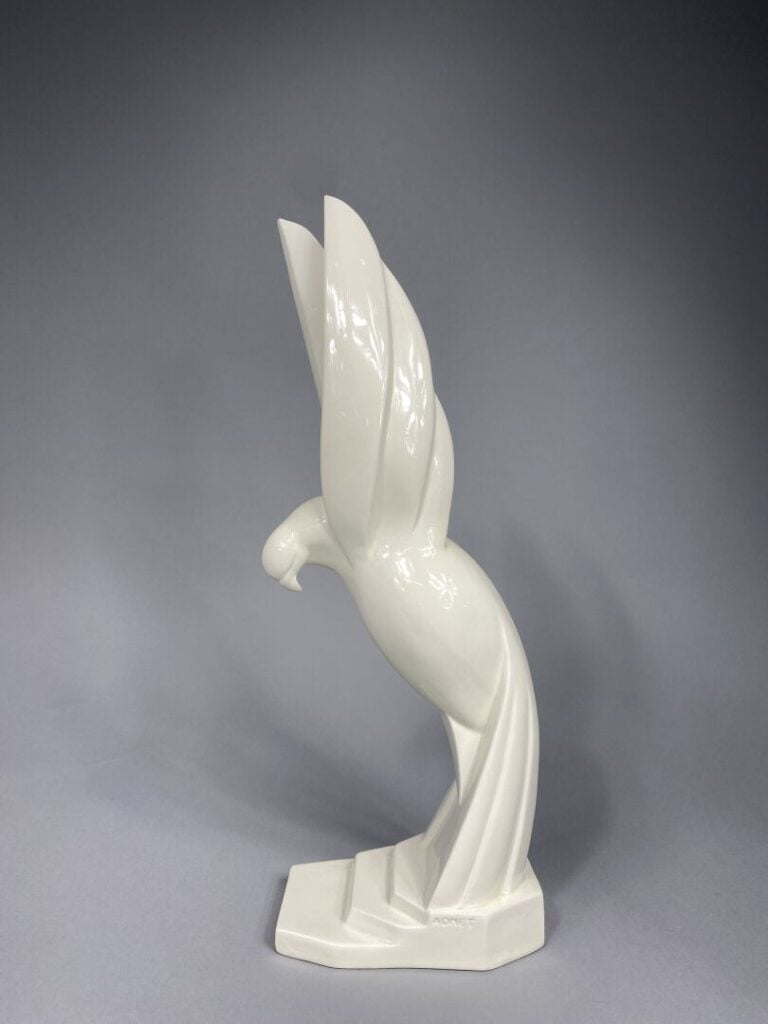 Jacques ADNET (1900-1984) - Colombe en faïence fine représentée en plein vol -…