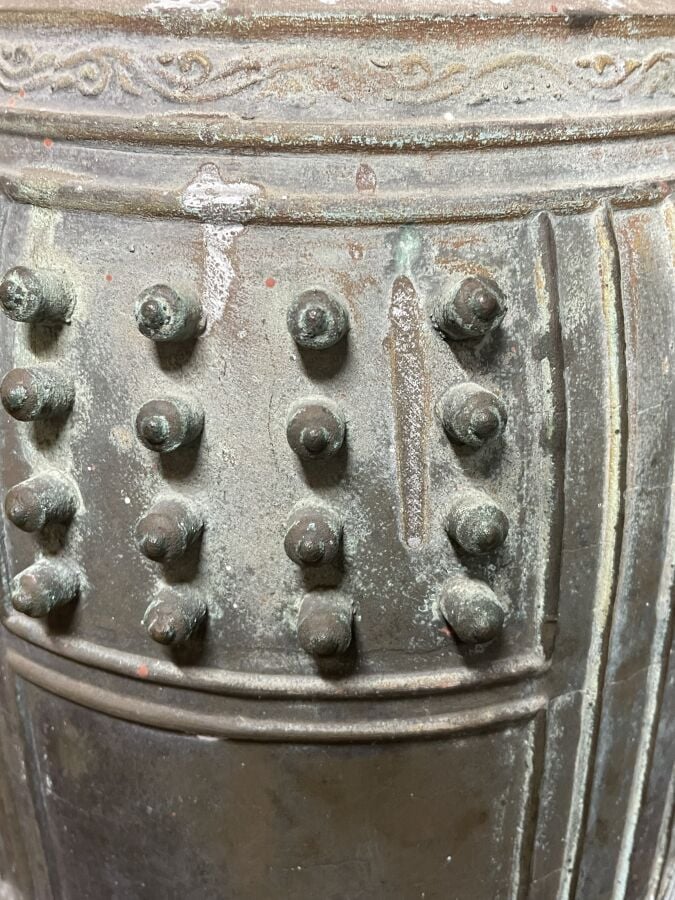 JAPON - Fin XIXème, début XXème - Cloche de temple en bronze (bonshô) de forme…