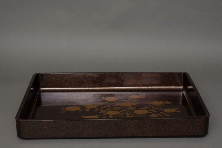 JAPON - Fin XIXème - début XXème - Plateau de présentation (hirobuta) à coins a…