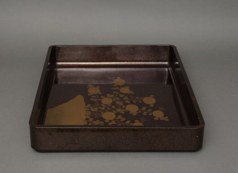 JAPON - Fin XIXème - début XXème - Plateau de présentation (hirobuta) à coins a…
