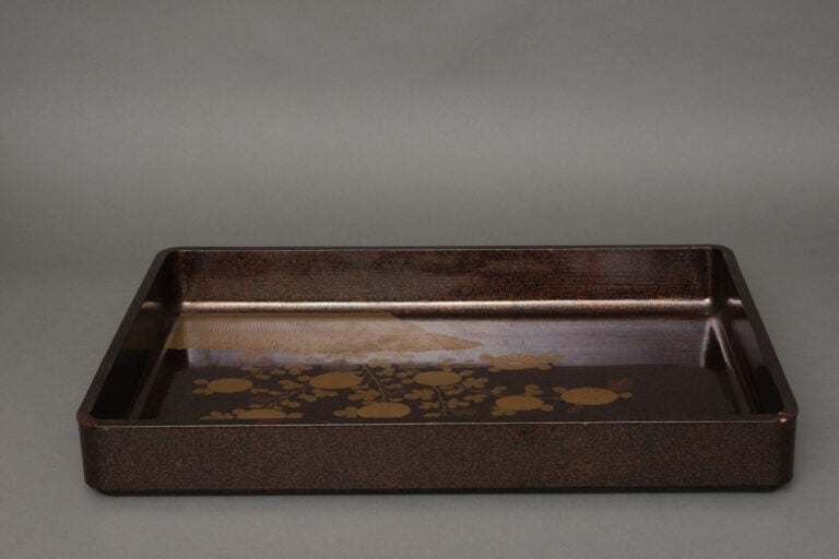 JAPON - Fin XIXème - début XXème - Plateau de présentation (hirobuta) à coins a…