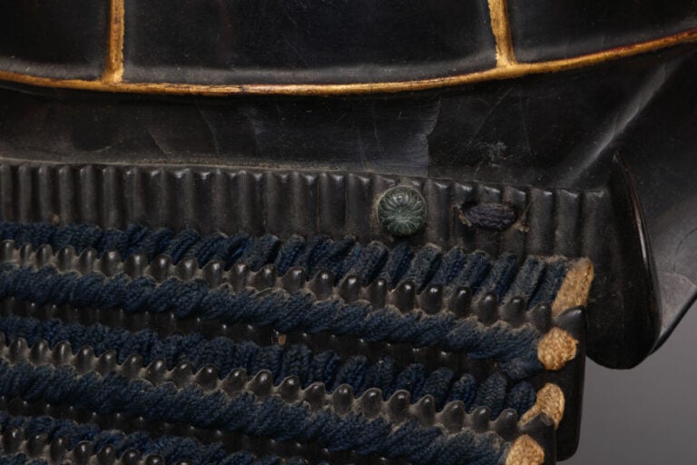 JAPON - XIXème siècle - Casque Suji'bachi Kabuto en métal et laque noire à 8 pl…