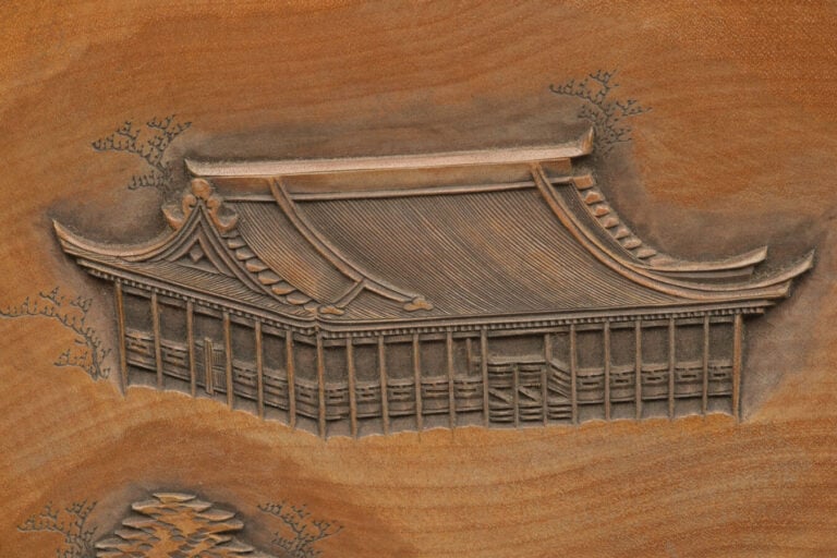 JAPON - XIXème siècle - Ensemble de cinq grandes assiettes rondes en bois, chac…
