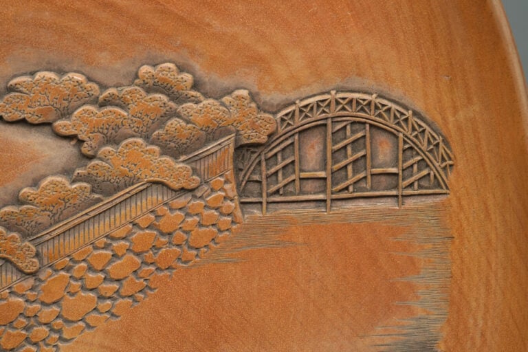 JAPON - XIXème siècle - Ensemble de cinq grandes assiettes rondes en bois, chac…