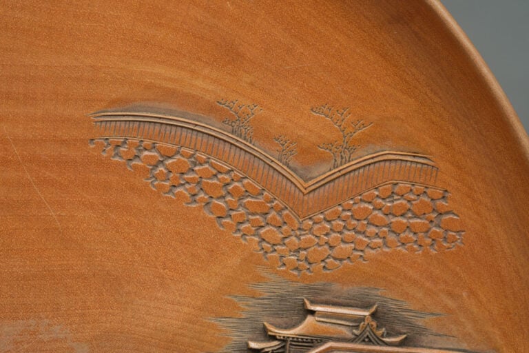 JAPON - XIXème siècle - Ensemble de cinq grandes assiettes rondes en bois, chac…