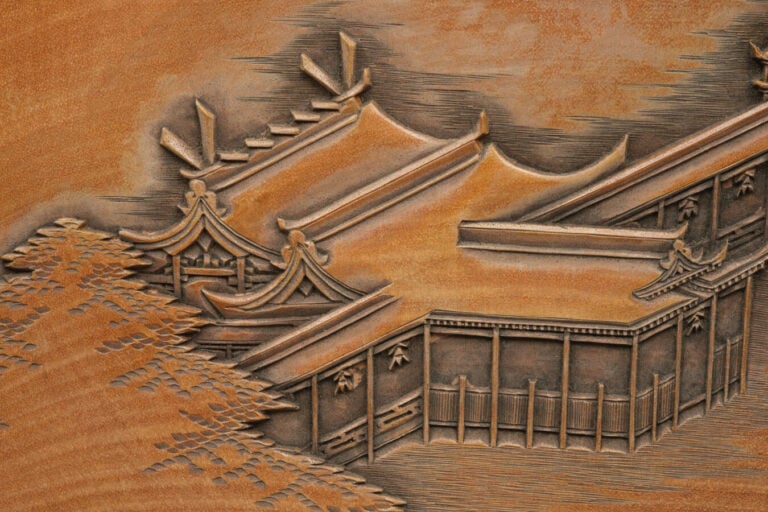 JAPON - XIXème siècle - Ensemble de cinq grandes assiettes rondes en bois, chac…