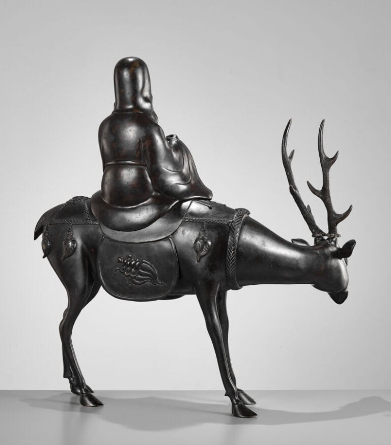 JAPON - XIXème siècle - Grand encensoir en bronze représentant la divinité Jurô…