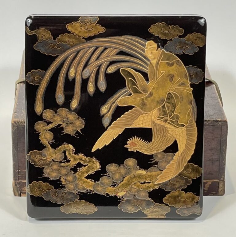 JAPON - XIXème siècle - Nécessaire à écrire (suzuribako) en bois et laque noire…