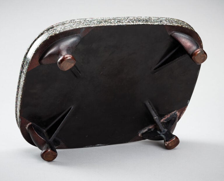 JAPON - XIXème-XXème siècle - Grande boîte à bento (jubako) quadripode à quatre…