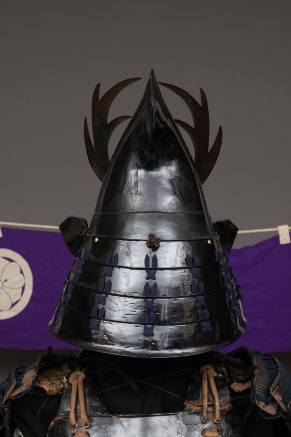 JAPON - XVIIIème - XIXème siècle - Belle armure de l'époque Edo, laquée noire :…