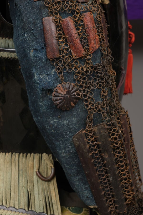 JAPON - XVIIIème - XIXème siècle - Belle armure de l'époque Edo, laquée noire :…