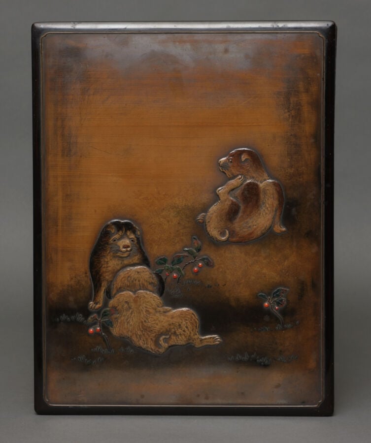 JAPON - XXème - Boîte à documents rectangulaire en bois laqué polychrome (ryôsh…