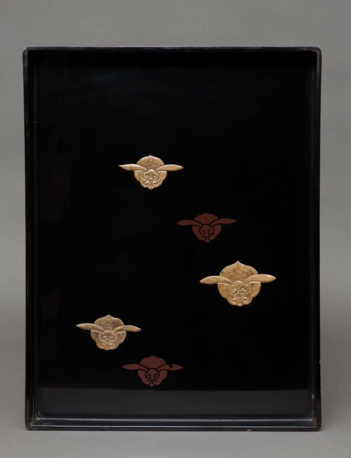 JAPON - XXème - Boîte à documents rectangulaire en bois laqué polychrome (ryôsh…