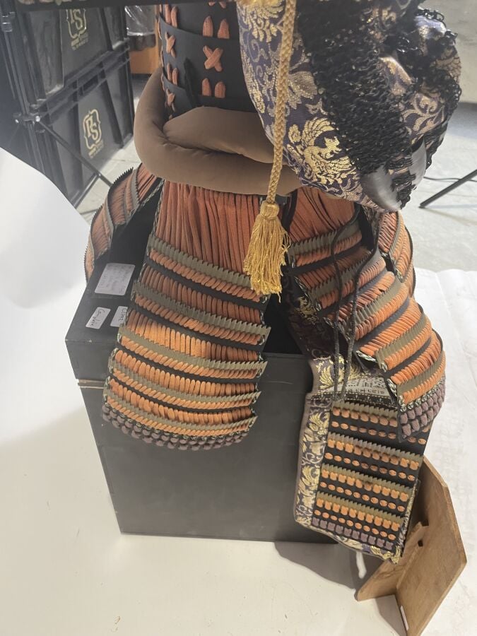 JAPON- XXème siècle - Armure de guerrier Japonais O'Yoroi en fer laqué noir à t…