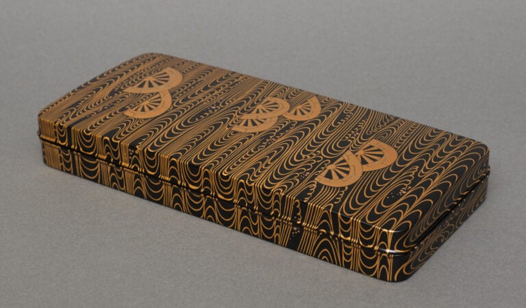 JAPON - XXème siècle - Boîte à écrire (Suzuri'bako) rectangulaire en laque noir…