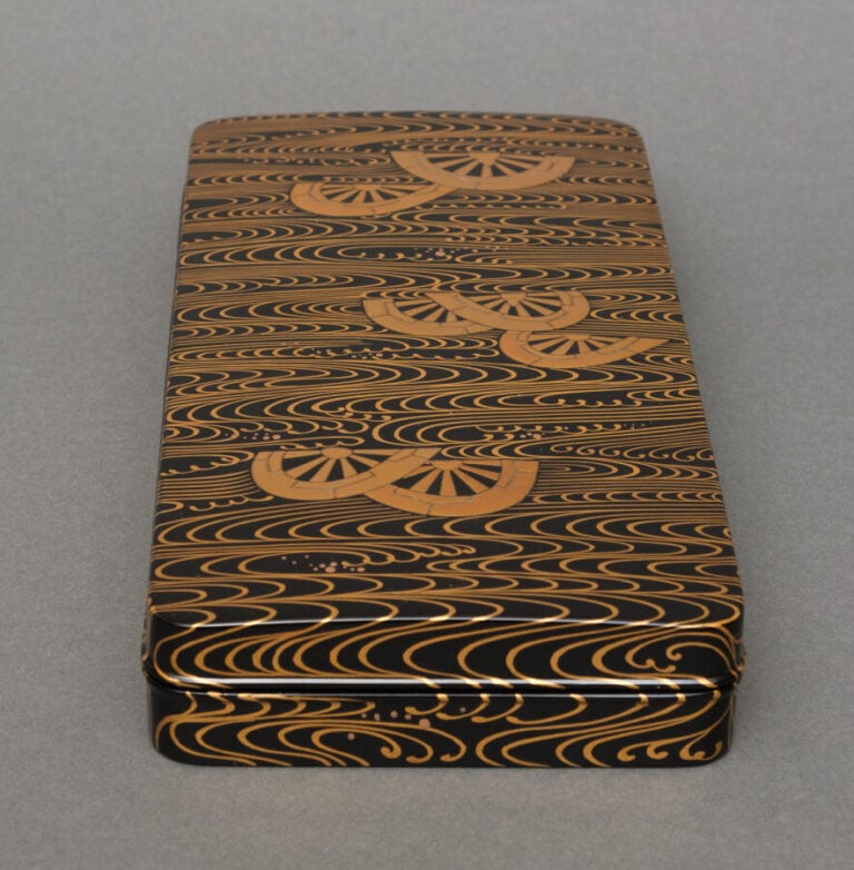 JAPON - XXème siècle - Boîte à écrire (Suzuri'bako) rectangulaire en laque noir…