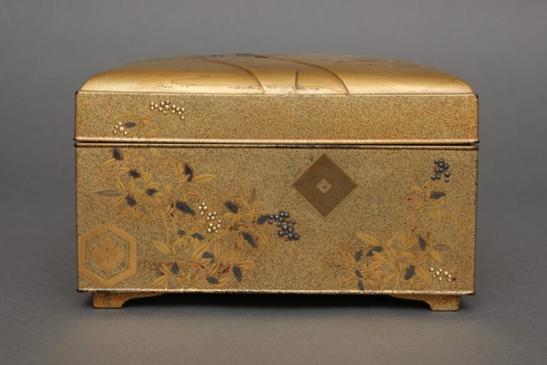 JAPON - XXème siècle - Boîte Tebako quadripode (boîte pour accessoires personne…