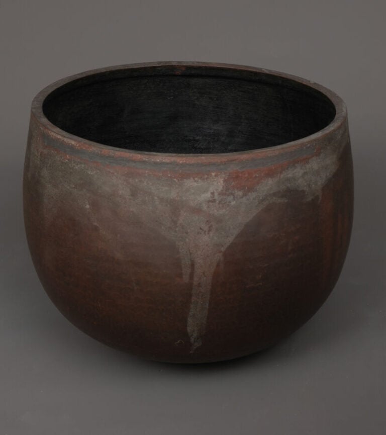 JAPON - XXème siècle - Cloche en alliage (dôbachi) positionnée au sommet d'un s…