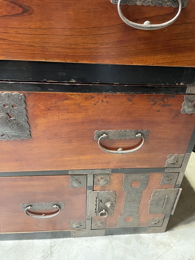 JAPON - XXème siècle - Ensemble de deux commodes associées modulables en bois v…