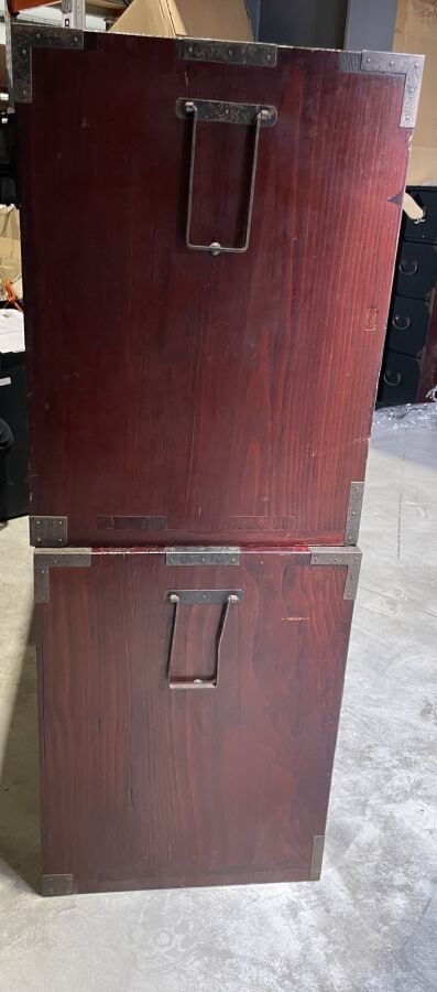 JAPON - XXème siècle - Ensemble de deux commodes associées modulables en bois v…