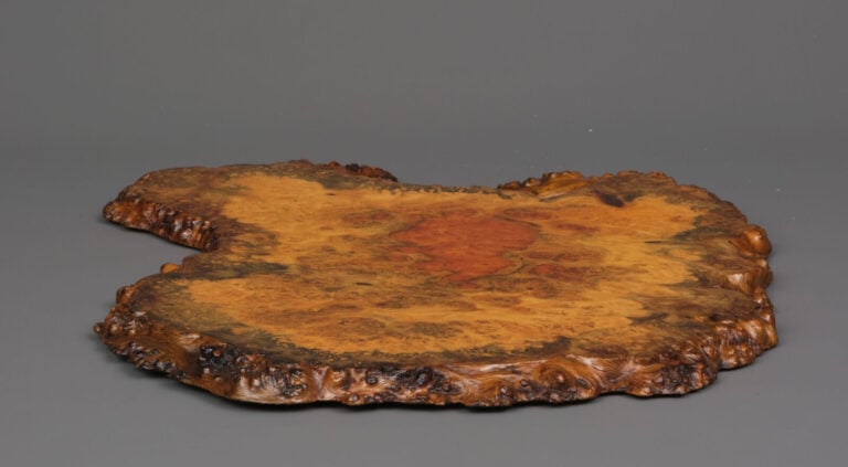 JAPON - XXème Siècle - Grand et lourd présentoir en bois (dai) , fabriqué à par…