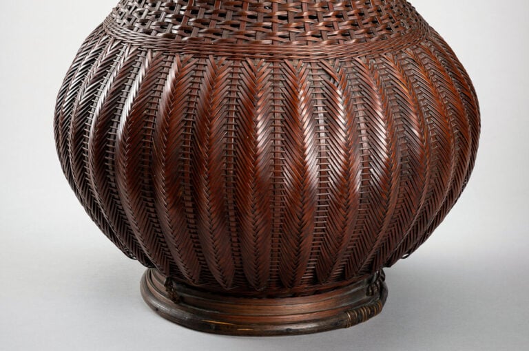 JAPON - XXème Siècle - Grand panier de forme balustre pour arrangement floral i…