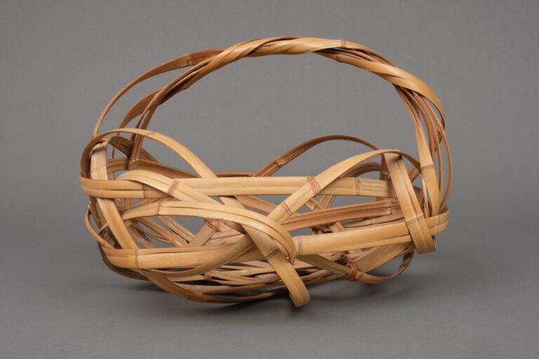 JAPON - XXème siècle - Grand panier pour arrangement de fleurs ikebana en bambo…