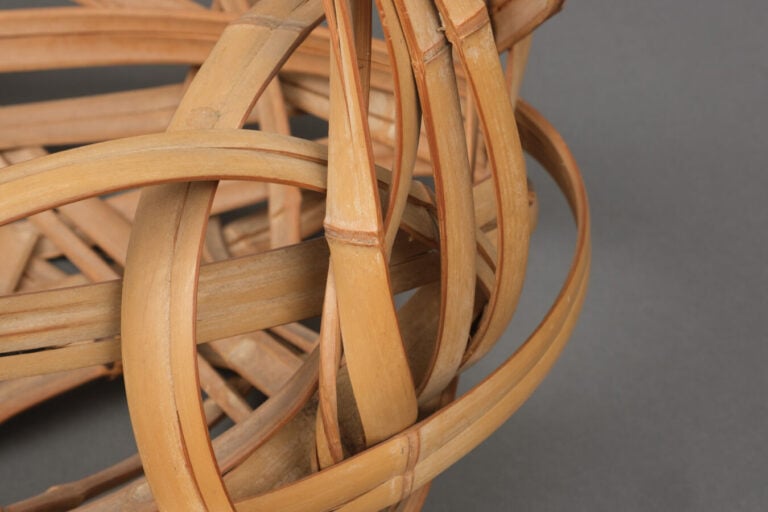 JAPON - XXème siècle - Grand panier pour arrangement de fleurs ikebana en bambo…